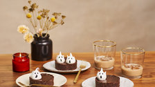 Lily Vanilli: Chocolate Tarts with Meringue Ghosts